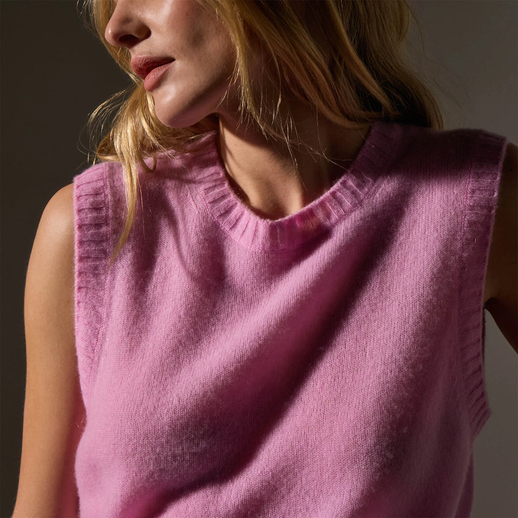 Soft Featherweight Cashmere Vest - Blossom